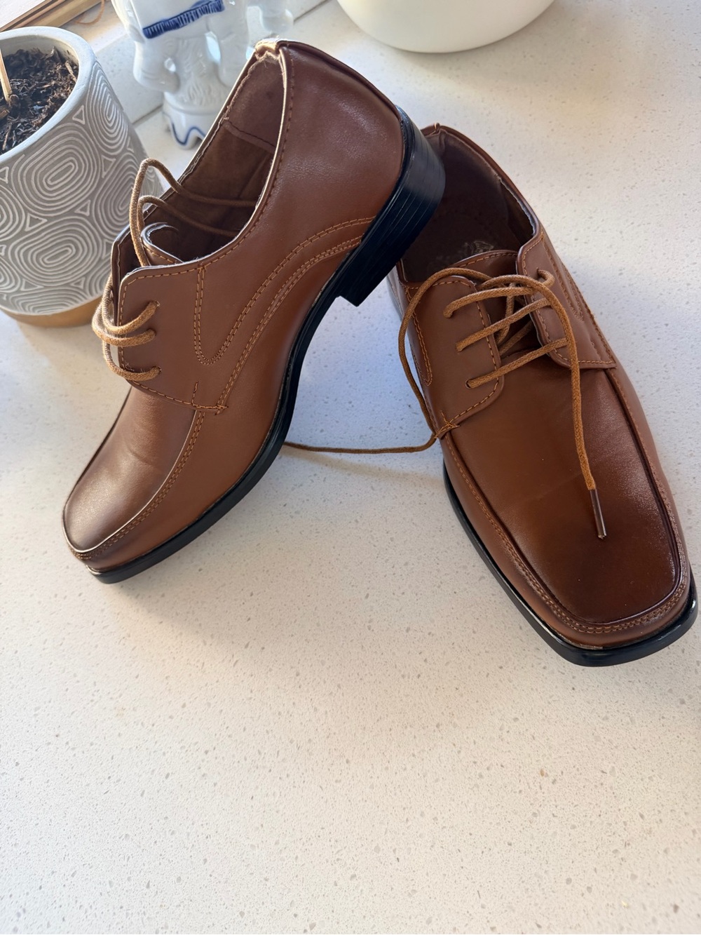 Men's Tan Leather Lace-Up Derby Shoes — Classic Dress Comfort